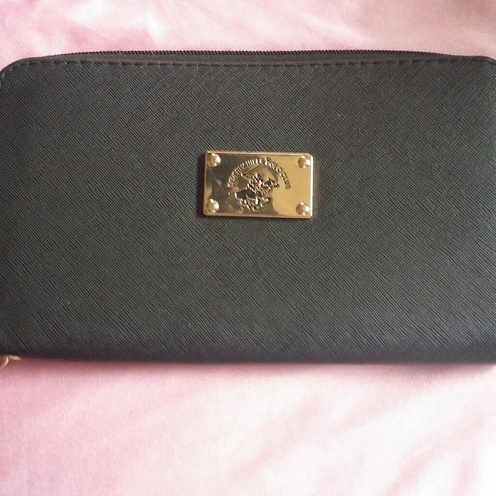 New Beverly Hills Polo Club XL Tra Wallet Wristlet